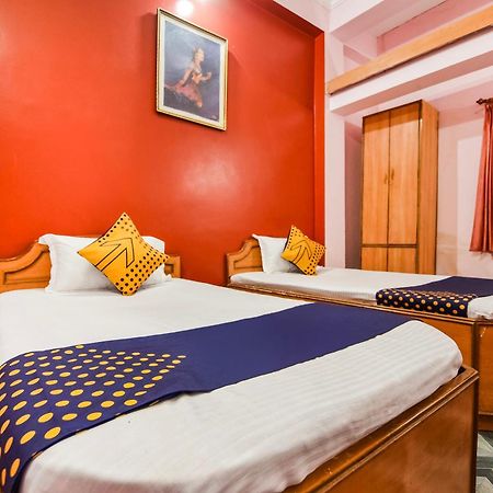 Spot On Hotel Midtown Gondia Exterior foto
