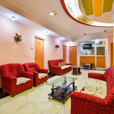 Spot On Hotel Midtown Gondia Exterior foto